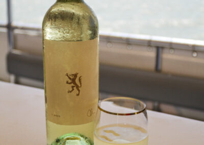 sip-and-shuck-oyster-cruise wine